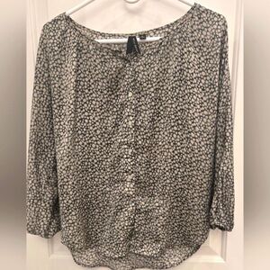 Willi Smith Women's Green and Tan Patterned Top, Size S.